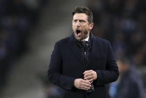 开云体育-莱切主帅：面对米兰这样的强队，我们不该因一些小失误给对方机会